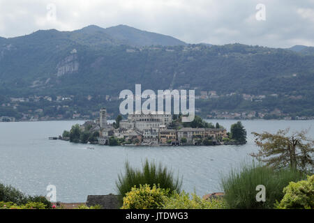 Eine Landschaft von Orta San Giulio Insel im Ortasee, in der Provinz von Novara in Norditalien Stockfoto