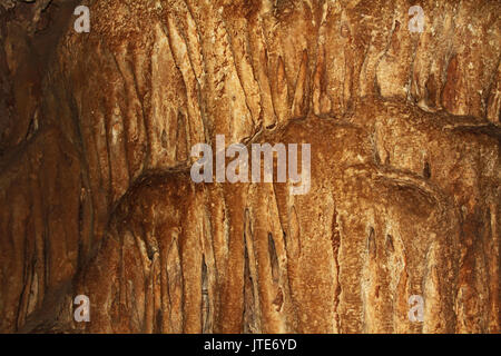 Felsformationen in der Höhle bei Colossal Cave Mountain Park in Vail, Colorado, USA, in der Nähe von Tucson in der Sonora Wüste. Stockfoto