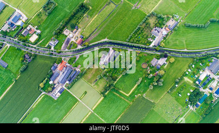 Luftbild von Snelrewaard Weiler in den Niederlanden Stockfoto
