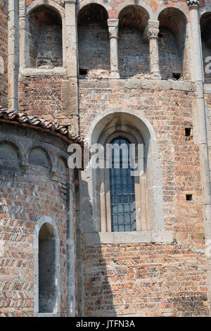 Rivolta d'Adda (Cremona, Lombardei, Italien): Fassade von San Sigismondo Kirche, aus dem 11. Jahrhundert Stockfoto