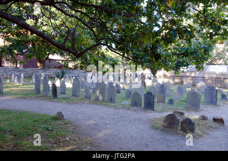 Historische Friedhof begraben Punkt hinter dem Salem Witch Trials Memorial in Salem, Massachusetts, USA Stockfoto