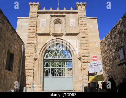 Eingang der historischen Kirche St. Johannes der Täufer an Ort und Stelle gebaut, nach der Tradition, Haus des Zacharias und Elisabeth stand, wo Johannes geboren wurde. Stockfoto