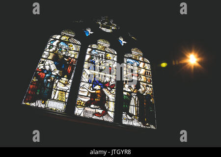 Glasfenster in der Kathedrale von Lichfield, Staffordshire, England, UK Stockfoto