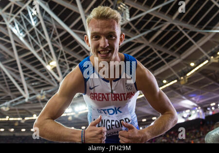 London, Großbritannien. 08 Aug, 2017. London, 08. August 2017. Kyle Langford, Großbritannien, feiert seinen vierten Platz bei den Männern 800 m-Finale an Tag fünf der IAAF London 2017 Weltmeisterschaften am London Stadion. Credit: Paul Davey/Alamy leben Nachrichten Stockfoto