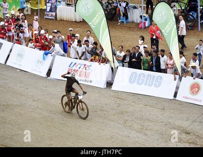 China. 9 Aug, 2017. Guizhou, China - 5. August 2017: (redaktionelle Verwendung. CHINA). Die China Mountainbike Open 2017 in Pu gehalten' ist ein, im Südwesten Chinas Provinz Guizhou, August 5th, 2017. Credit: SIPA Asien/ZUMA Draht/Alamy leben Nachrichten Stockfoto