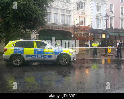 London, UK, 9 Aug, 2017 Mann erstochen auf dem Hals in Central London mit einem Messer um 14:30, Fotos auf Chandos Place WC2 in der Londoner City Credit: Giovanni Q/Alamy leben Nachrichten Stockfoto