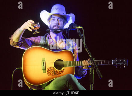 Pioneertown, Kalifornien, USA. 22. Juli 2017. Juli 22, 2017 - Pioneertown, CA - RYAN BINGHAM führt ein akustisches Set im Freien vor einer intimen Masse von ca. 100 Fans in einem Benefizkonzert für die Mojave Wüste Land Trust in Rimrock Ranch, nicht weit von der Joshua Tree National Park. Foto von David Poller Credit: David Poller/ZUMA Draht/Alamy leben Nachrichten Stockfoto