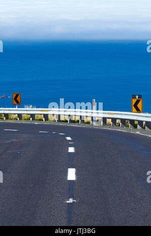 Highcliff Rd und den Pazifischen Ozean, Otago Peninsula, Dunedin, Südinsel, Neuseeland Stockfoto