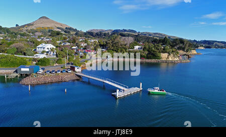 Portobello, Otago Peninsula und Otago Harbour, und Hafen Kegel, Dunedin, Südinsel, Neuseeland - drone Antenne Stockfoto