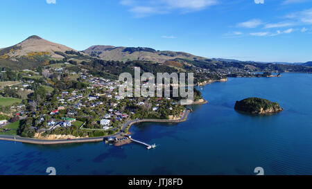 Portobello, Otago Peninsula und Otago Harbour, und Hafen Kegel, Dunedin, Südinsel, Neuseeland - drone Antenne Stockfoto