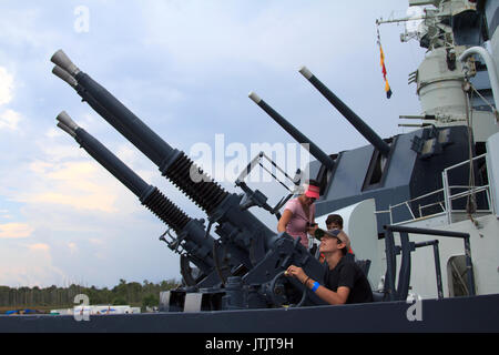 40 mm Anit Flak montiert auf Schlachtschiff North Carolina Wilmington Stockfoto