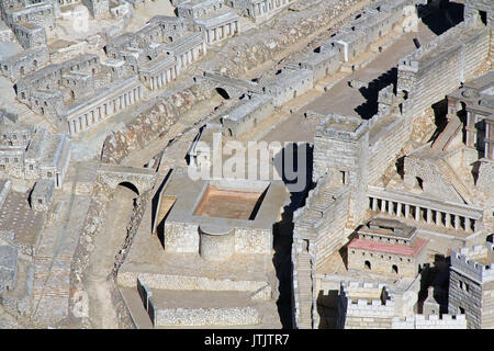 Modell des antiken Jerusalem zur Zeit des zweiten Tempels. Einschließlich der Teich Siloah und Synagoge Der Freigelassene in der unteren Stadt mit Häusern Stockfoto