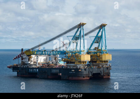 Die Saipem 7000 schweres Schiff. Credit: LEE RAMSDEN/ALAMY Stockfoto