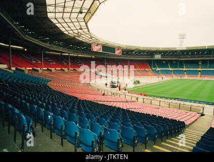 Seltene Bilder des leeren Innenraum der alten Wembley Stadion (Twin Towers) auf einer privaten Tour März 1999 19. Stockfoto