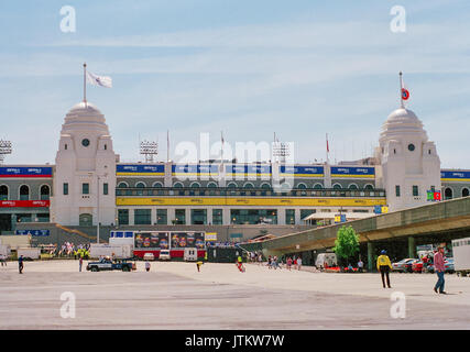 Äußere des alten Wembley Stadion, Twin Towers. England hosted UEFA EURO 96 Meisterschaft. Schottland V England gespielt 15. Juni 1996 Stockfoto