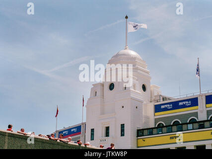 Äußere des alten Wembley Stadion, Twin Towers. England hosted UEFA EURO 96 Meisterschaft. Schottland V England gespielt 15. Juni 1996 Stockfoto