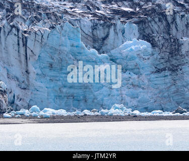 Helle blaue Eis nach dem Kalben auf lamplugh Gletscher Stockfoto