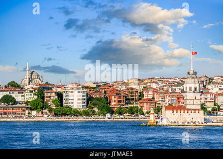 Istanbul, Türkei - Maiden's Tower byzantinischen Turm von Leandros im Bosporus. Stockfoto