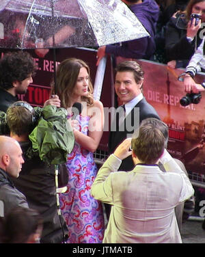 London, UK, 28. Mai 2014. Emily Blunt und Tom Cruise an der Premiere von 'Edge von Morgen" am BFI IMAX in London, UK Stockfoto