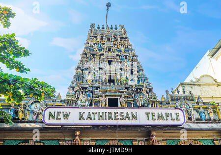 Die komplexen Gopuram Turm von neuen Kathiresan Hindutempel in Pettah Bezirk von Colombo, Sri Lanka. Stockfoto