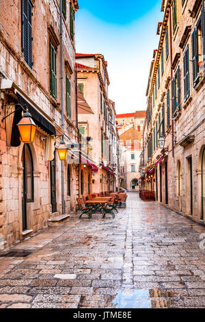 Dubrovnik, Kroatien.  Dubrovnik Altstadt Stadt Straßenansicht (mittelalterliche Ragusa) im Stradum Bereich. Stockfoto