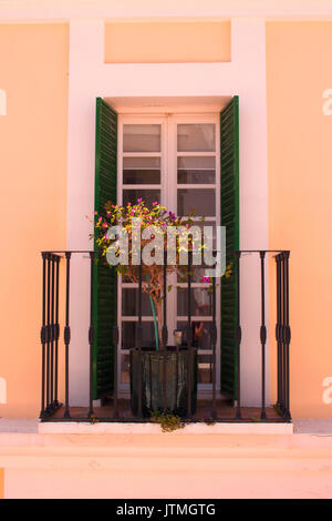 Balkon. Wunderschöne spanische Architektur. Costa del Sol, Andalusien, Spanien. Stockfoto