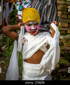 Kathmandu, Nepal - August 8,2017: Gai Jatra ist ein Karneval der Tanzen, Singen, Fröhlichkeit und Lachen. Das Festival der Kuh gefeiert wird vor allem in der Kathm Stockfoto