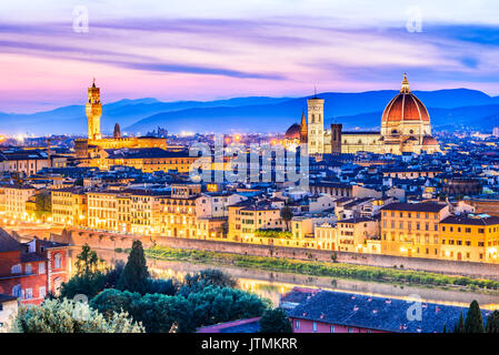 Florenz, Toskana - Nacht Landschaft mit Duomo Santa Maria del Fiori, Architektur der Renaissance in Italien. Stockfoto