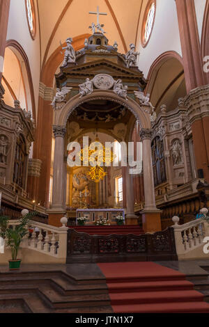 Das Kirchenschiff mit ziborium von Vignola, Basilika San Petronio, Bologna, Emilia-Romagna, Italien Stockfoto