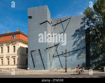 Blick auf das Jüdische Museum von Daniel Libeskind in Kreuzberg, Berlin, Deutschland Stockfoto