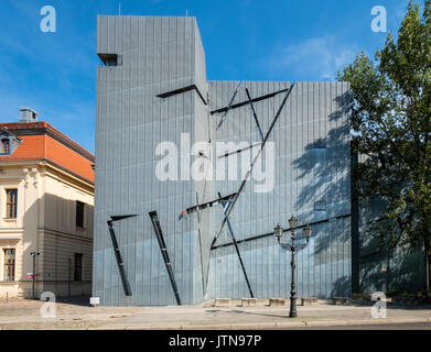 Blick auf das Jüdische Museum von Daniel Libeskind in Kreuzberg, Berlin, Deutschland Stockfoto