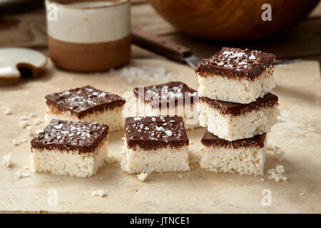 Keine backen Coconut bars Stockfoto