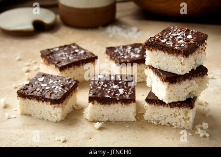 Keine backen Coconut bars Stockfoto