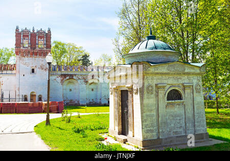 Die volkonsky Mausoleum befindet sich die Grabstätte des Fürsten Volkonsky in Nowodewitschi Kloster in Moskau, Russland Stockfoto