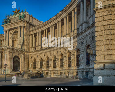 Wien, Österreich - 23. Mai 2017: Eine Wand der Königlichen Bibliothek Gebäude in Wien Stockfoto