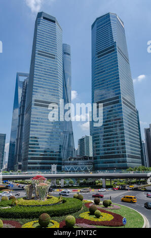 Wolkenkratzer in der Pudong Shanghai, China. Stockfoto