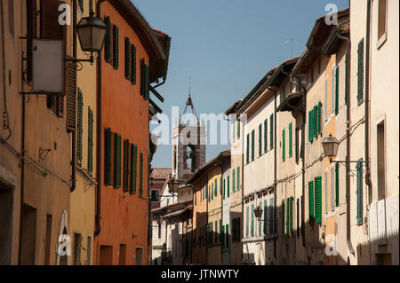 San Quirico d'Orcia Val d'Orcia in der von der UNESCO zum Weltkulturerbe, Toskana, Italien aufgeführt. 31. Juli 2016 © wojciech Strozyk/Alamy Stock Foto Stockfoto