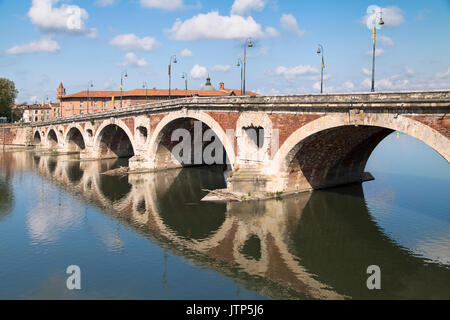 Pont Neuf über den Fluss Garonne in Toulouse, Frankreich. Stockfoto