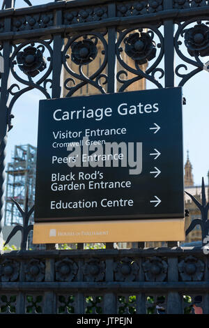 Großbritannien London Westminster Palast von Westminster Parlament Geländer zeichen Beförderung Tore zu Cromwell Grün Peers Eingang des Black Rod Garten etc. Stockfoto