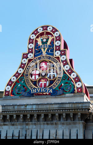 UK Southbank bleibt Blackfriars Brücke gebaut 1864 erbaut von London Chatham & Dover Railway 1984 demontiert Stockfoto