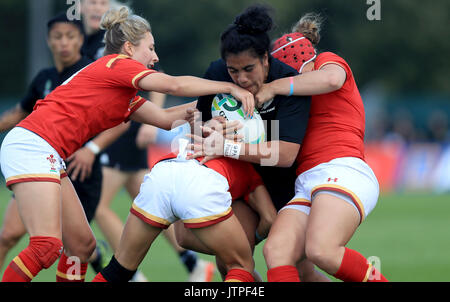 Der neuseeländischen Victoria Subritzky-Nafatali ist während der Frauen 2017 Rugby World Cup, Pool, ein Gleiches an UCD Billings Park, Dublin in Angriff genommen. Stockfoto