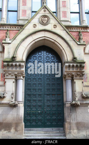 Richter und Staatsanwälte Eingang Minshull Straße Crown Court in Manchester. Stockfoto