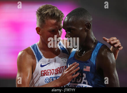 In Großbritannien und den USA Andrew Butchart Paul Chelimo nach 5000 m die Hitze der Männer zwei am Tag sechs der Leichtathletik-WM 2017 auf der Londoner Stadion. Stockfoto