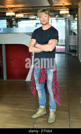 Berlin, Deutschland. 07 Aug, 2017. Bild der finnische Sänger, Gitarrist und Songschreiber Samu Haber, in Berlin, Deutschland, 07. August 2017. Er ist der Frontmann der finnische Rockband Sunrise Avenue. Foto: Jens Kalaene/dpa-Zentralbild/ZB/dpa/Alamy leben Nachrichten Stockfoto