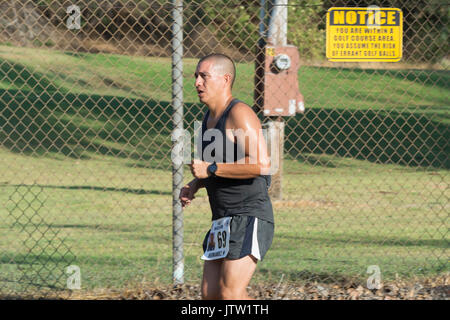 Los Angeles, CA, USA. 10 August, 2017. Läufer beim Halbmarathon an der World Police und Fire Games 2017 in Los Angeles, CA, USA Credit: Chester Braun/Alamy leben Nachrichten Stockfoto
