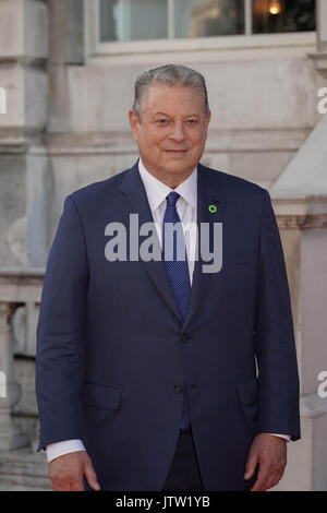 London, Großbritannien. 10 August, 2017. Al Gore posieren für Fotos auf dem roten Teppich vor einer Q&A-Session vor dem Screening von der UK Premiere der Fortsetzung Eine unbequeme Wahrheit zu Somerset House in London. Foto Datum: Donnerstag, 10. August 2017. Photo Credit: Roger Garfield/Alamy leben Nachrichten Stockfoto