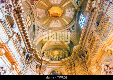 Die Deckenfresken Lamm SS Vincenzo e Anastasio Kirche Basilika Dome Trevi Rom Italien. Vincenzo Anastasio Kirche barocke Kirche im 1600s ne gebaut Stockfoto