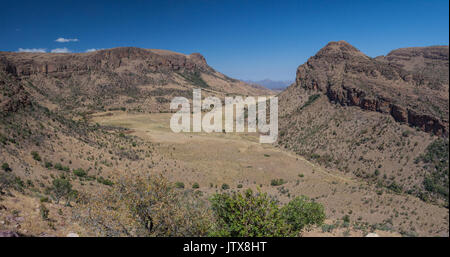 Panoramablick auf das Tal in der Waterberg Mountains, Teil des Marakele National Park, Limpopo Provinz Stockfoto