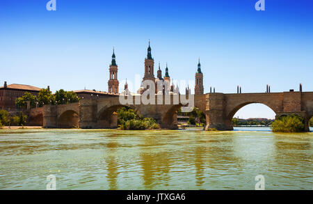 Zaragoza. Steinerne Brücke und Dom. Aragon Stockfoto