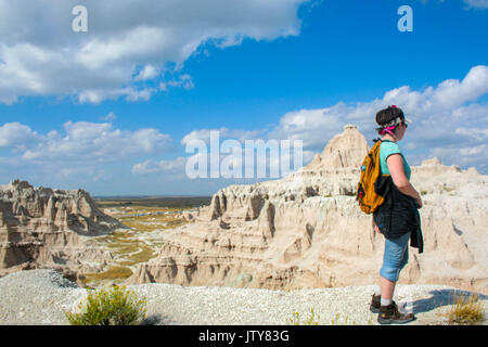 Mädchen im Urlaub an der Badlands National Park, South Dakota Stockfoto